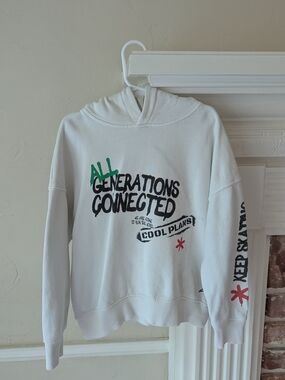 Zara | White Hoodie with Black and Green Graphic